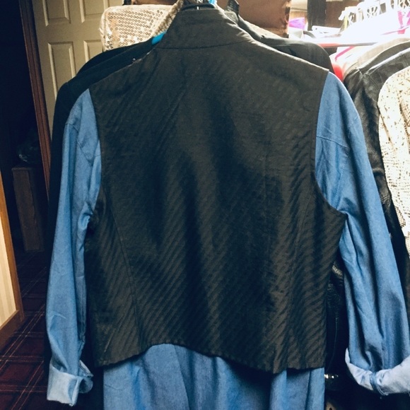 Bon Leal large Black lightweight asymmetrical vest two way zipper like new - Picture 4 of 14